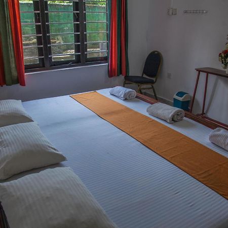 Antique Tourist Lodge Kandy Exteriör bild