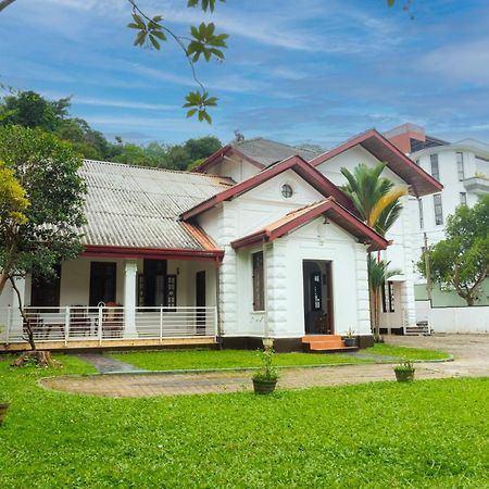 Antique Tourist Lodge Kandy Exteriör bild